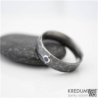 KS1040 Dámský kovaný prsten Natura se safírem