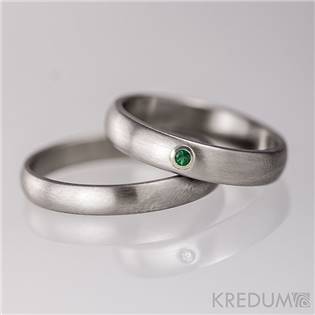 Ručně kovaný ocelový prsten Klasik Smaragd ve stříbře, vel. 47